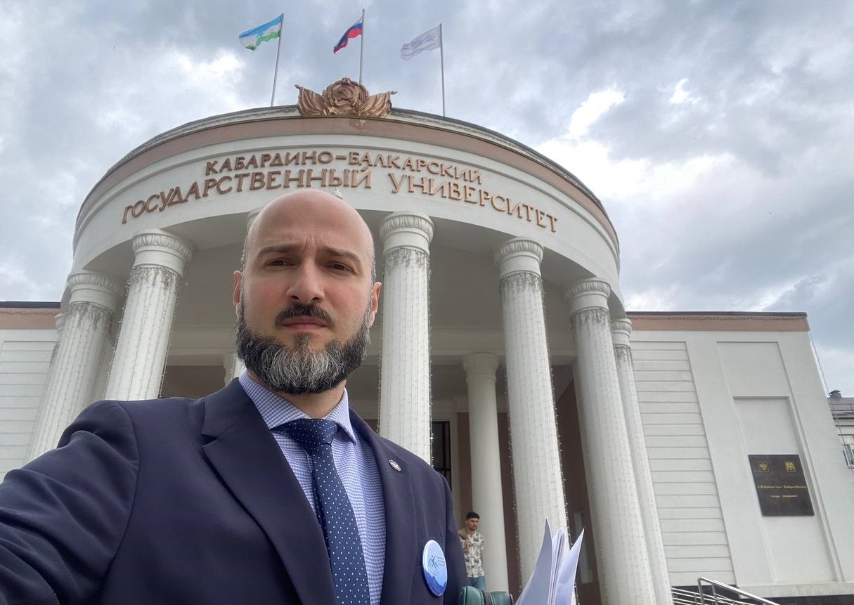 Габриелян Георгий Александрович — начальник Управления международного протокола