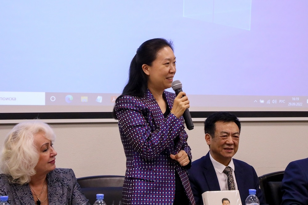 Юань — заместитель председателя Региональной общественной организации Содействия объединению китайских мигрантов в России 