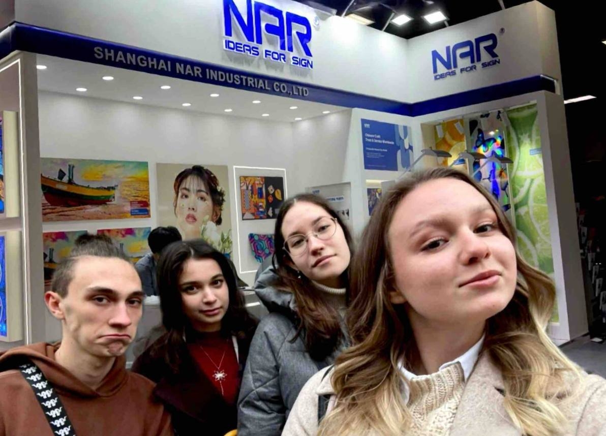 1 курс на выставке