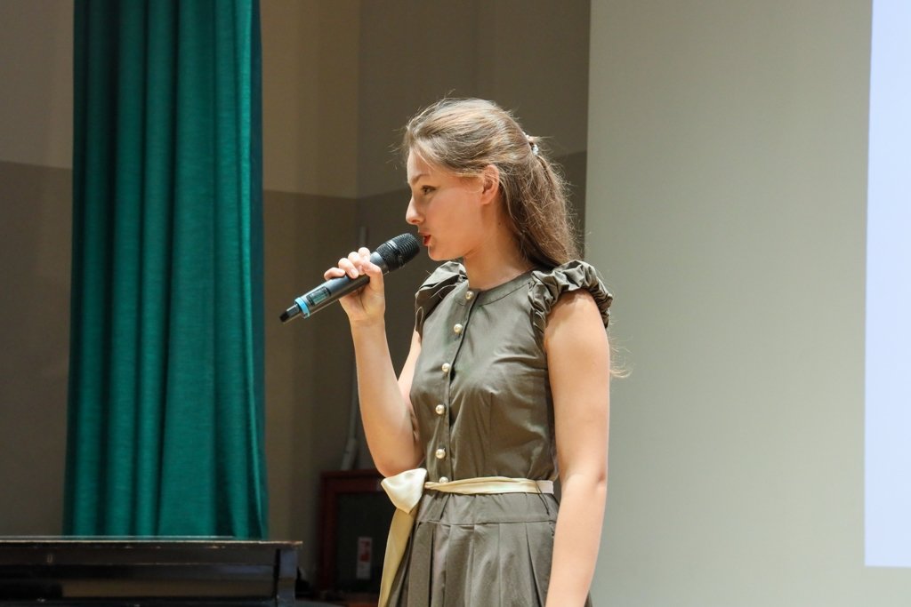 Любовь Кловина — участница театральной студии