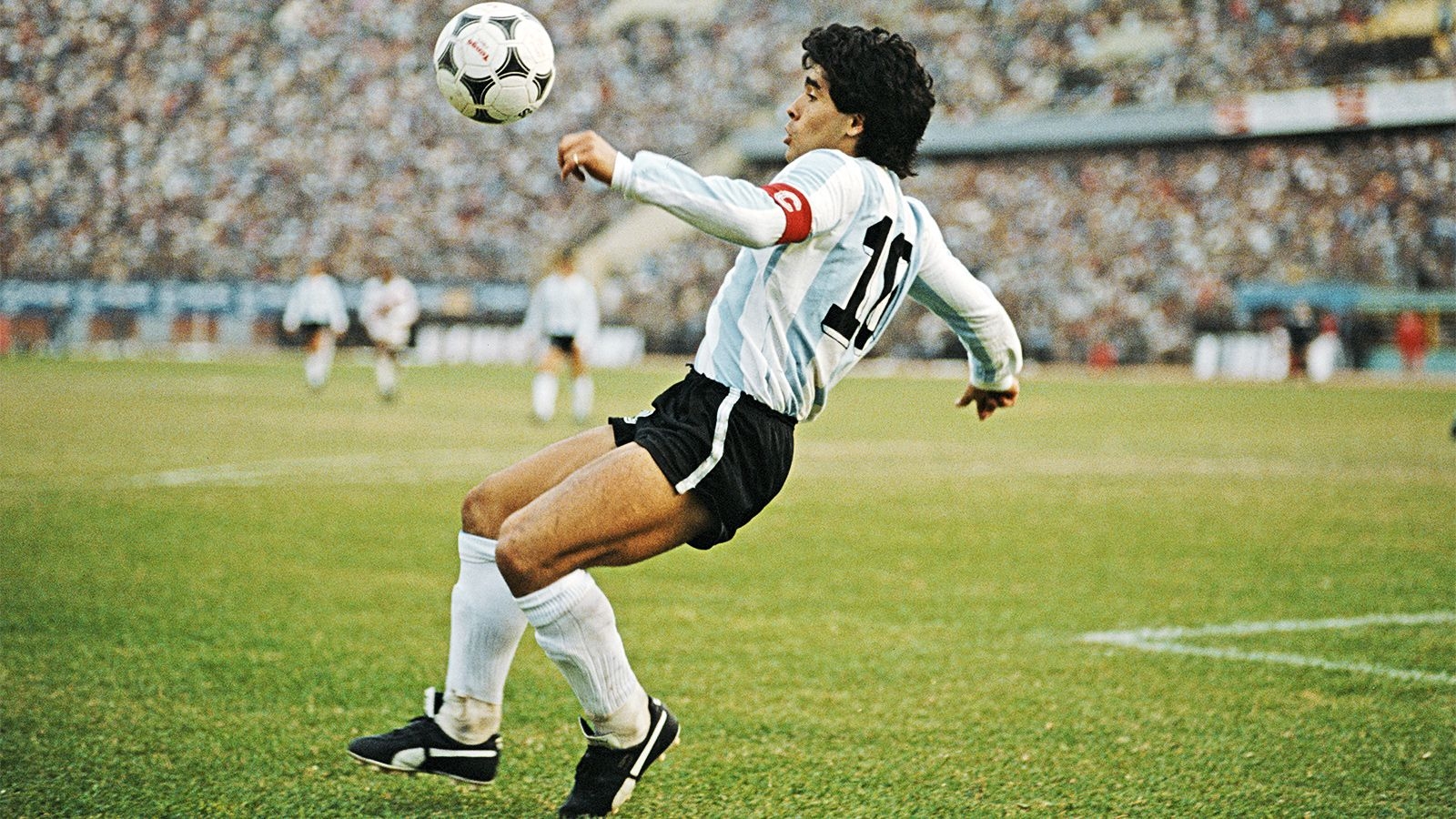 2472B3E7-C578-4DF5-930D-58BCF21D73A4