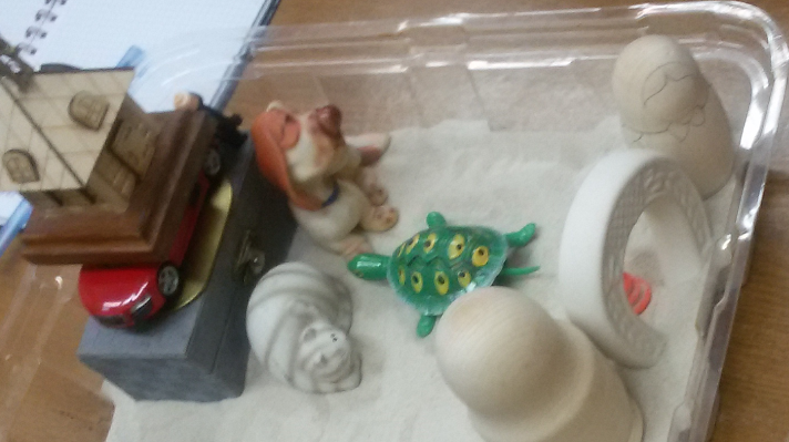 Рисунок 24.  Видно, что вся эта сложная композиция легко уместилась в маленьком пластиковом контейнере.